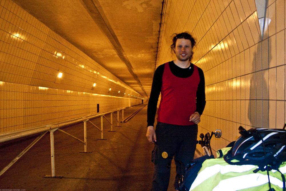 ﻿Okay, der Fahrradtunnel unter dem Fluss durch war ganz cool.