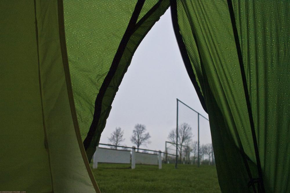 ﻿Siebte Nacht. Igitt, wer will bei so einem Wetter gerne draußen sein? Immerhin, das Zelt hat sich bewährt.