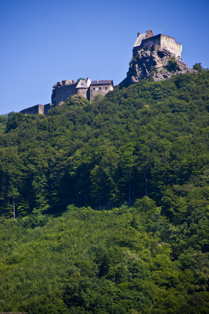 ﻿Burg Oberranna. Sehr sehr sehr hoch droben.
