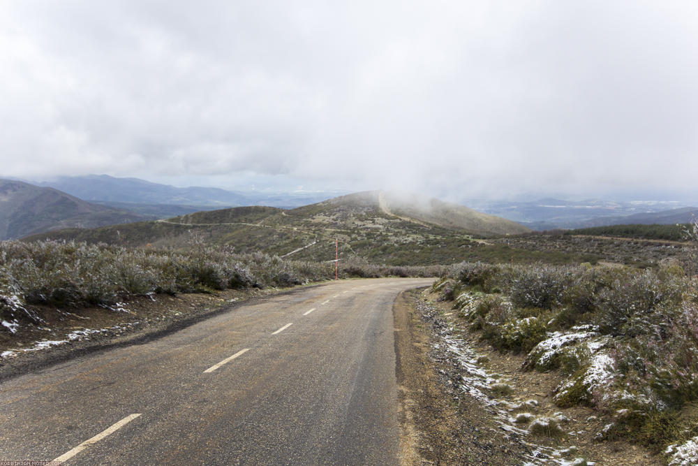 ﻿Gebirge zwischen Astorga und Ponferrada.