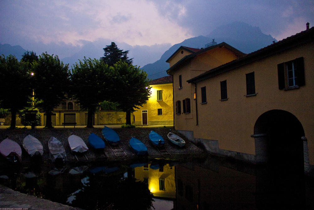 ﻿At the port of Mandello del Lario we find the most atmospheric sleeping berth: ...