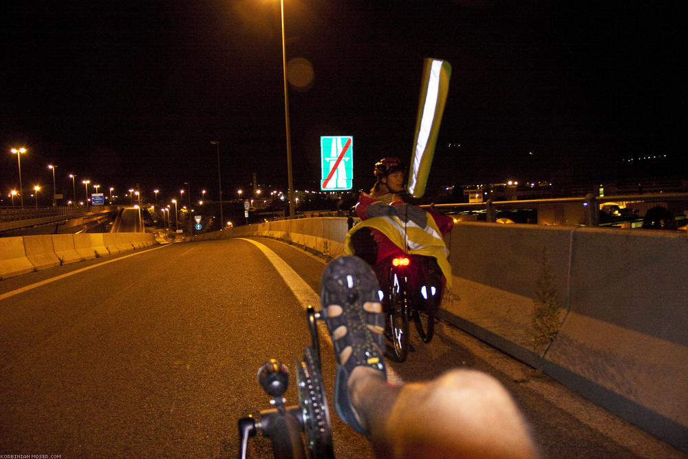 ﻿Advantage of the early time: At three o'clock you can ride motorways without stress.