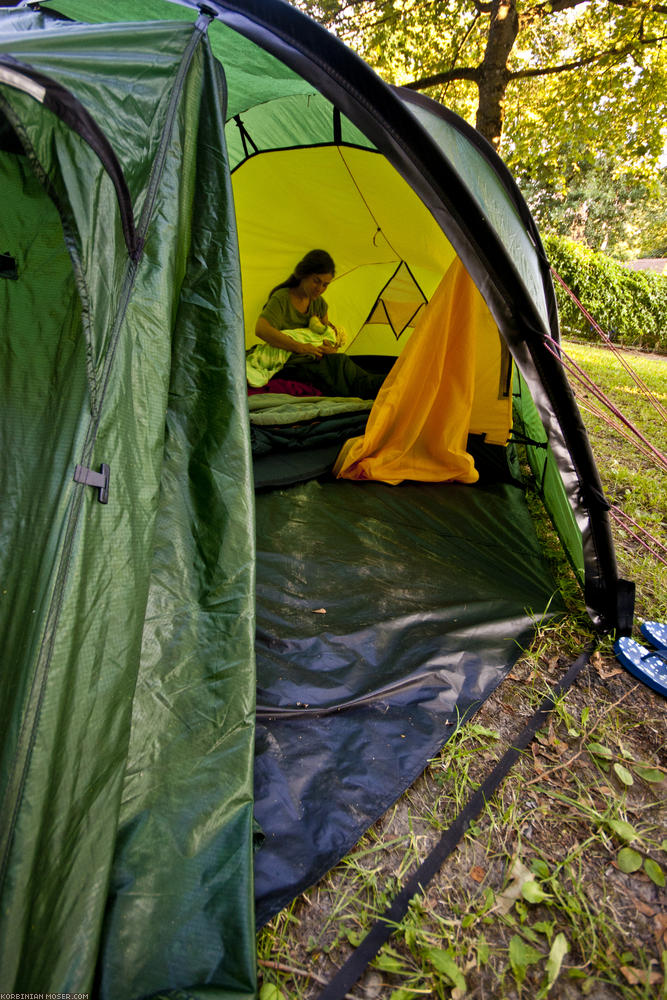 ﻿Camping at the Auwald lake.