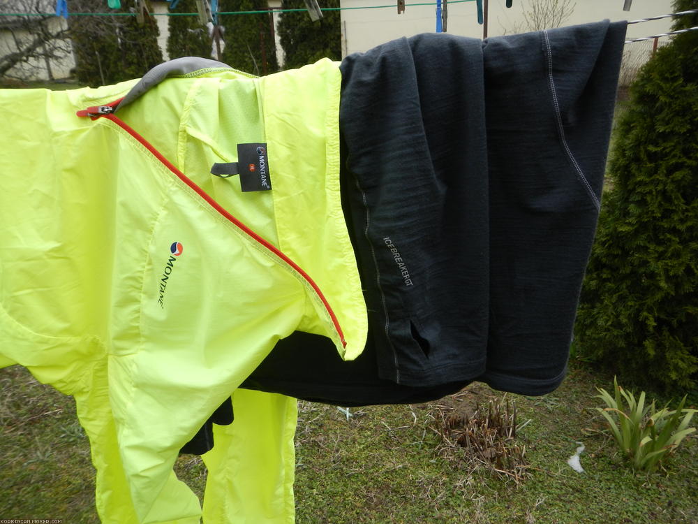 ﻿Heroes of my gear: Montane Featherlite Smock and Icebreaker GT underwear. Great even at extreme temperature variations. Very comfortable. The Icebreaker can even be used as a pyjama (in plastic underwear I always sweat and then freeze).