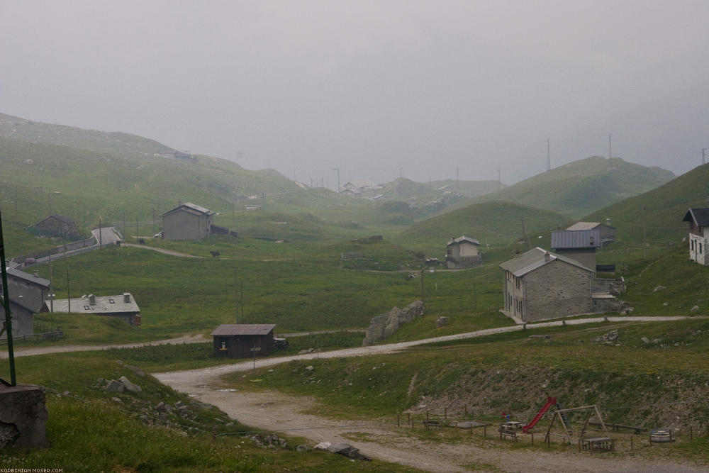 ﻿Nyolc-Ország-Fekvőbicikli-Túra. Terhesen és terhekkel az Alpokon át 2010 nyarán.