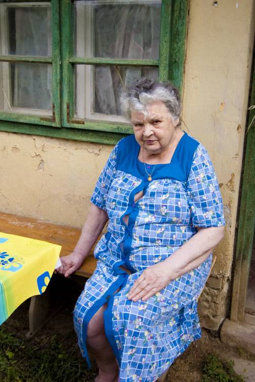 ﻿Triumph. Lola setzt sich unaufgefordert auf den neuen 