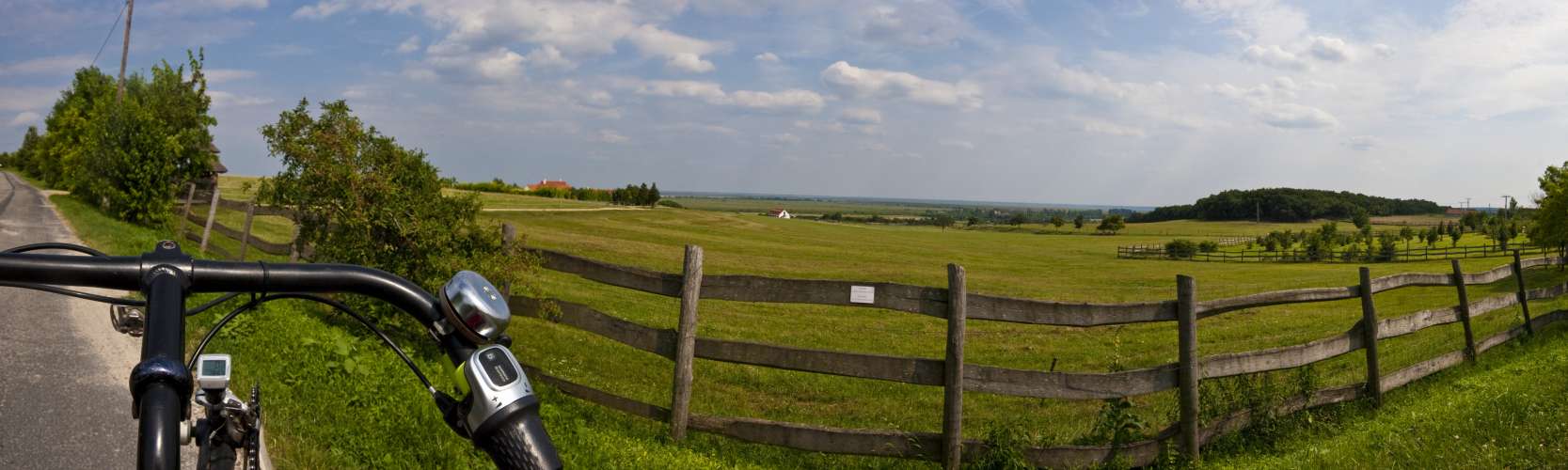 ﻿Auf dem Rückweg. Am Neusiedler See ist eine sehr schöne Gegend zum Radeln.