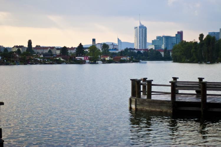 ﻿Das alte Donauufer. Sehr schön, ein Erholungsgebiet mitten in der Stadt.