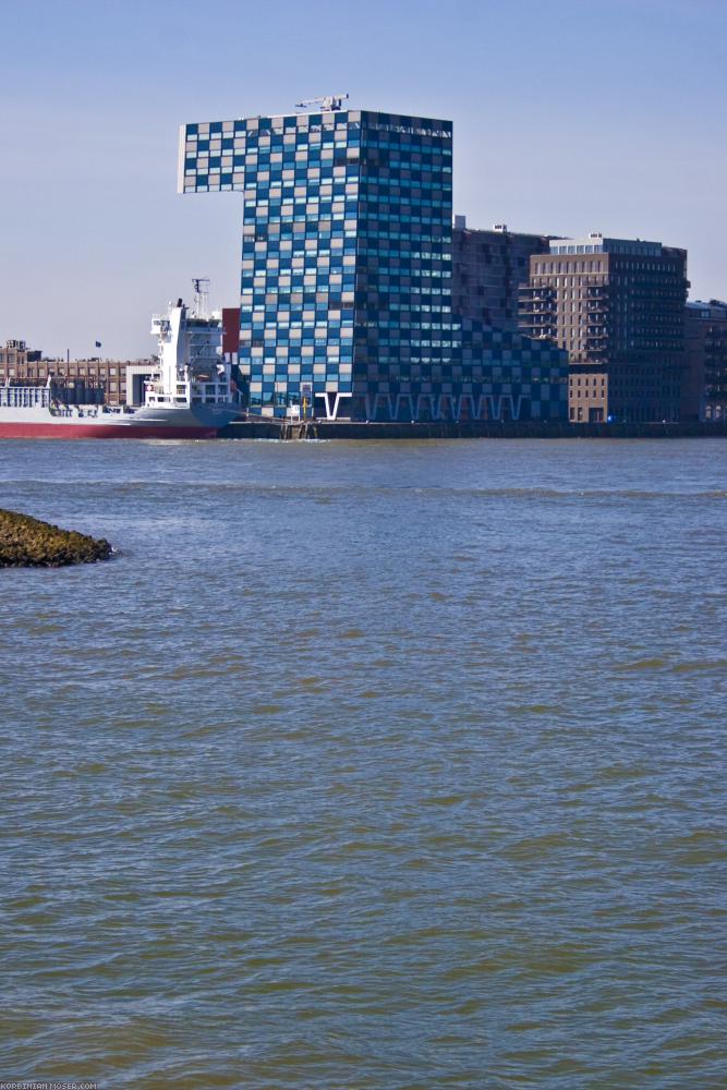 ﻿Rotterdam. Groß und anstrengend, keine wirklichen Sehenswürdigkeiten.