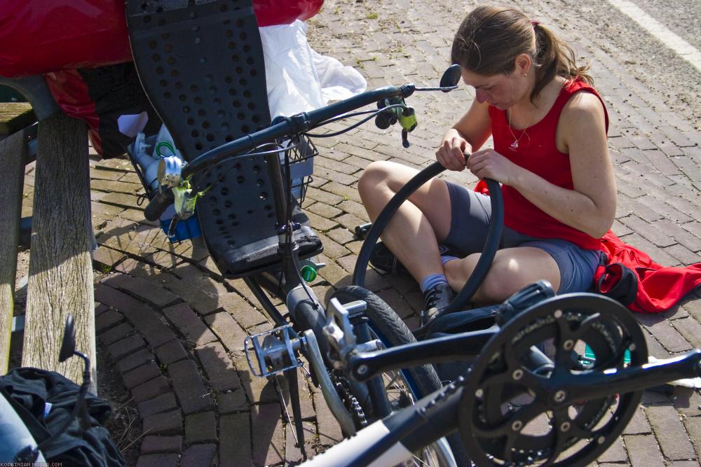 ﻿Panne. Auch Judit hat es einmal erwischt. Wenigstens bei schönem Wetter.