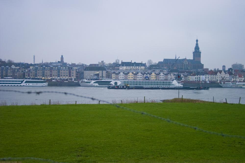 ﻿Nijmegen. Wir nähern uns der Grenze.