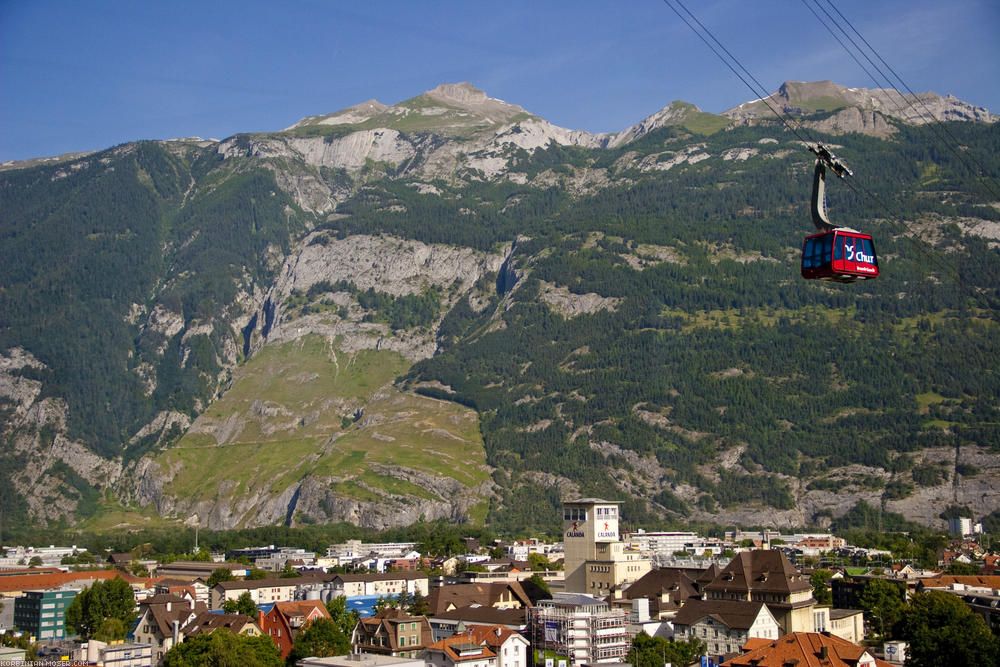 ﻿Achte Nacht, Chur. Abends hat es angefangen zu regnen. Trotz der sehr teuren Preise gehen wir essen und übernachten in einem Hotel.