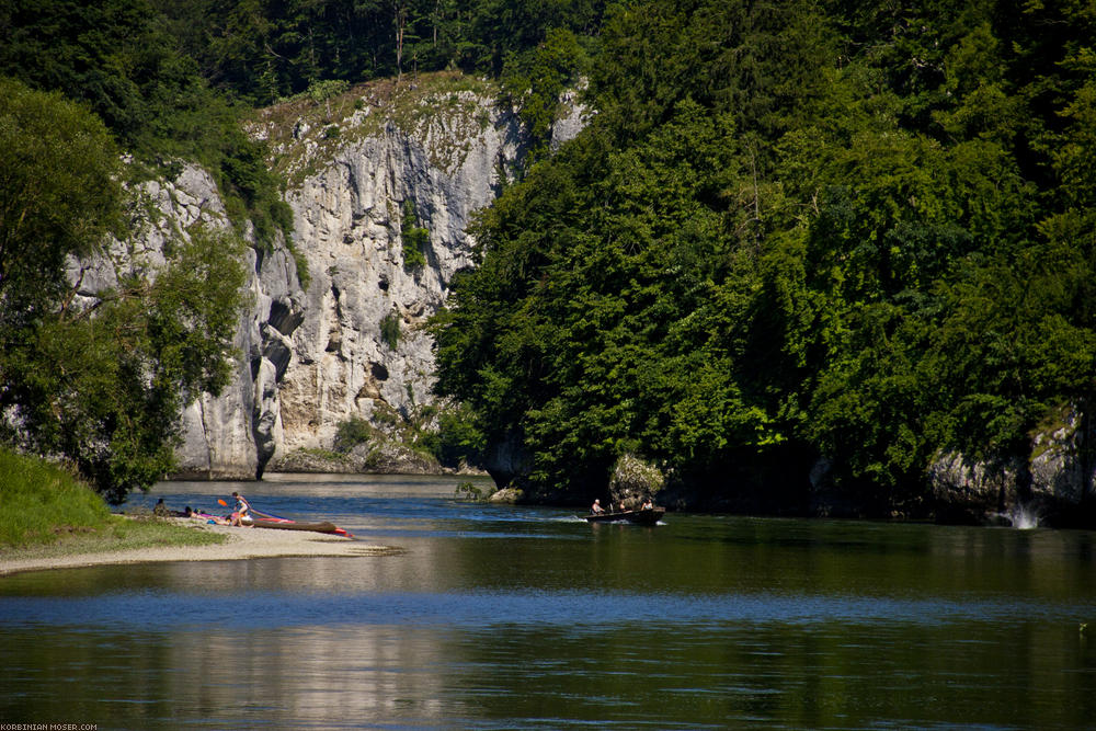 ﻿Das Kloster liegt an einem sehr eindrucksvollen Donaudurchbruch durch die Felsen.