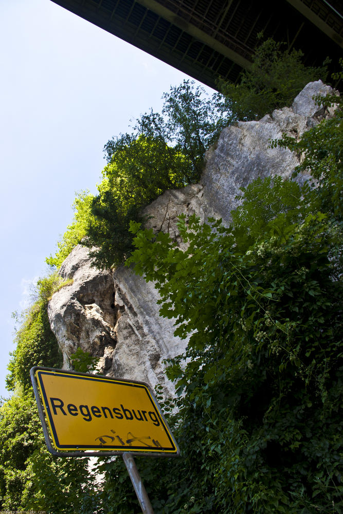 ﻿Wir erreichen Regensburg.