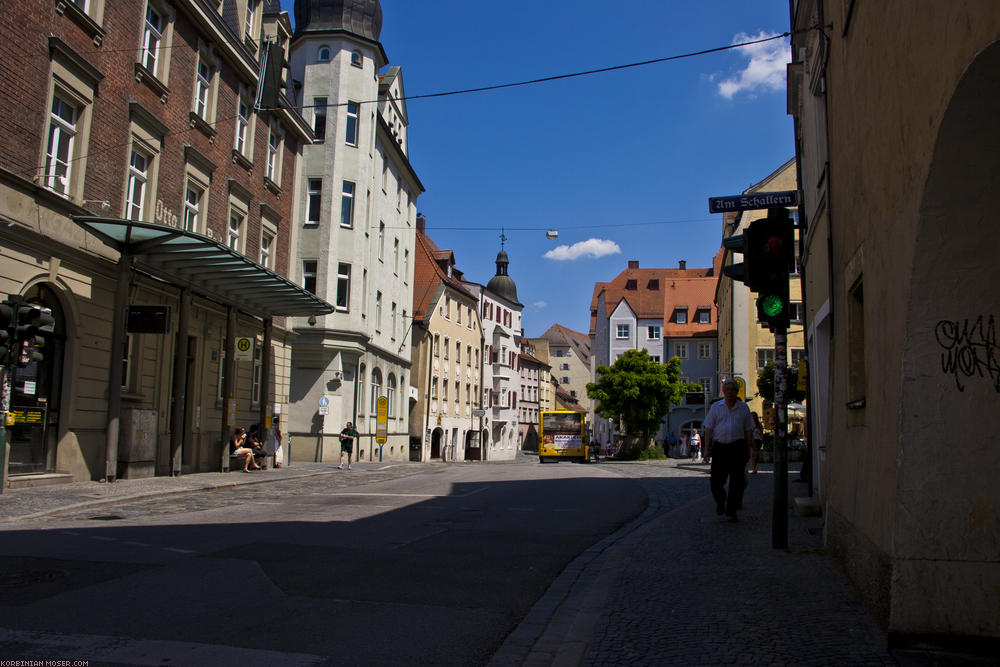 ﻿Wir erreichen Regensburg.