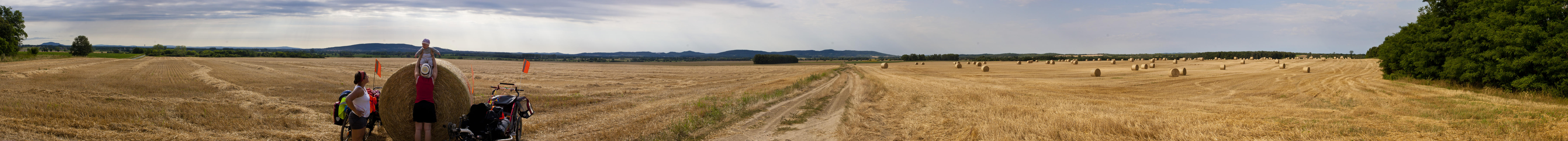 ﻿Mittagspause auf dem Feld.