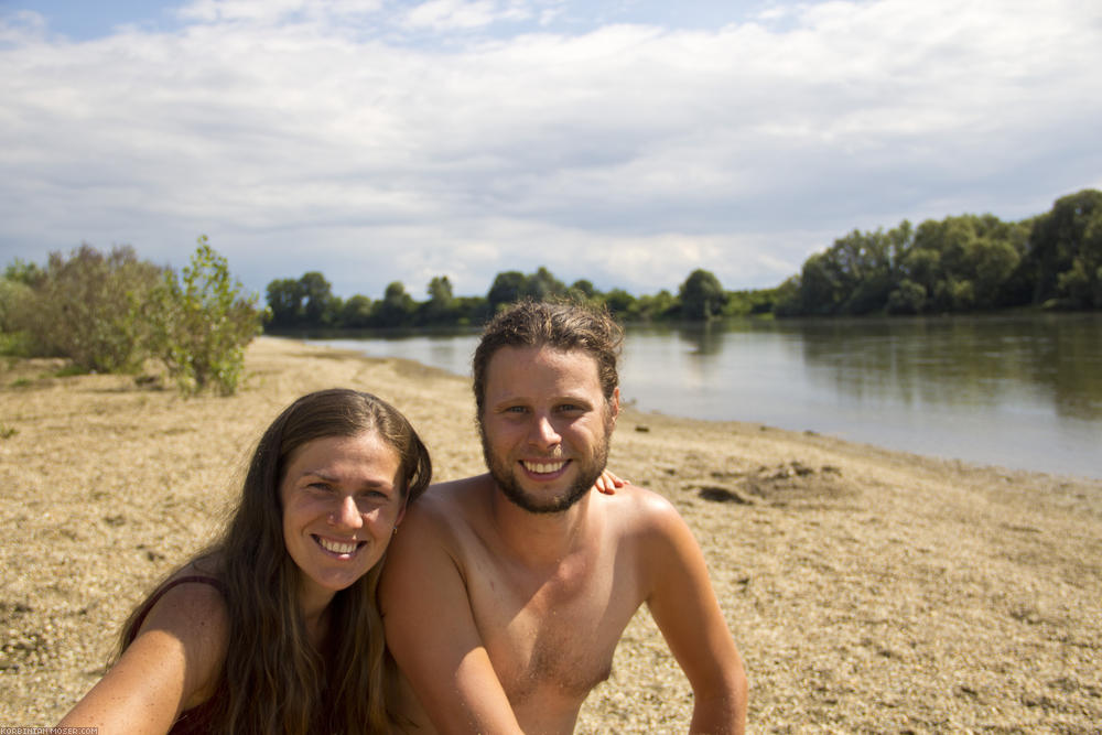 ﻿Aktfotos am alten Drau-Strand.