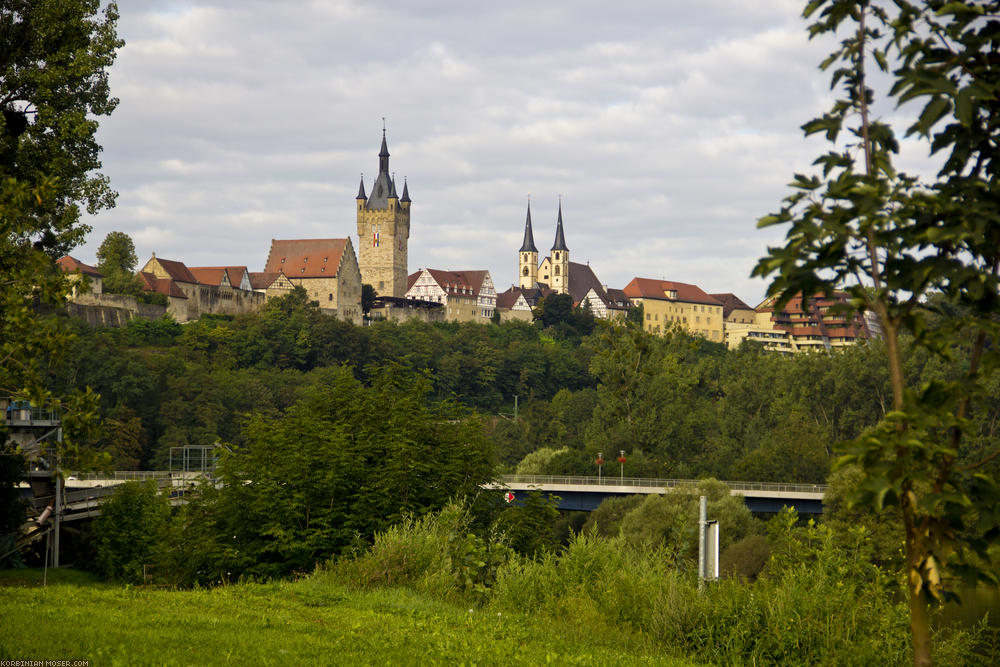 ﻿Bad Friedrichshall. Die Salzstadt auf der anderen Flusseite.