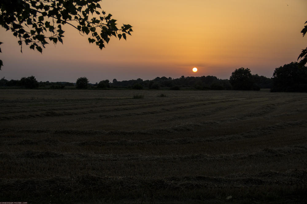 ﻿Sonnenuntergang vor Hárkány.