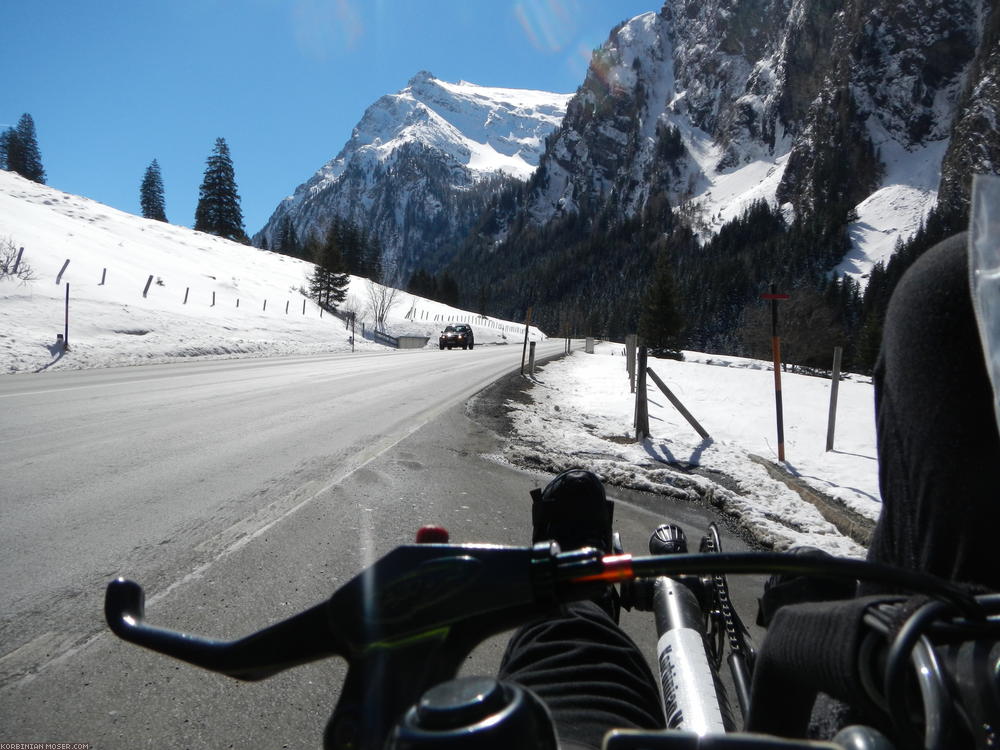 ﻿Alpen Winter Tour. Drei Pässe und Schneegestöber, März 2013