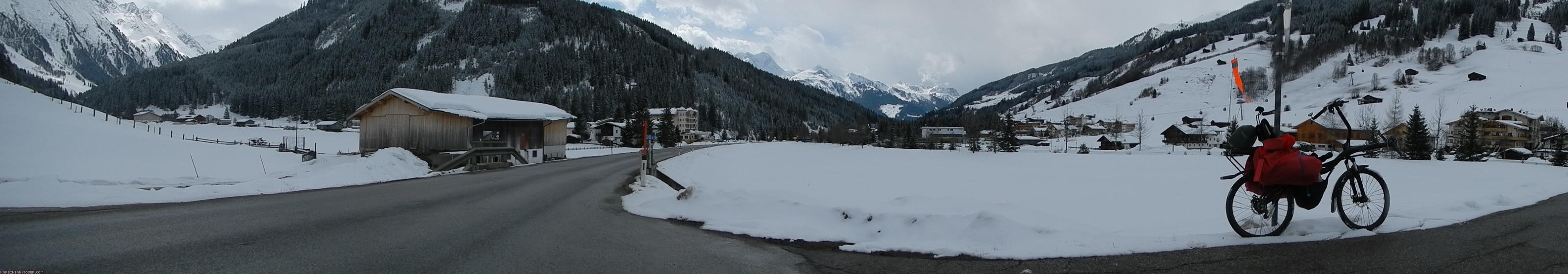 ﻿Zillertal Arena. Die vielen Skifahrer wundern sich über mich.