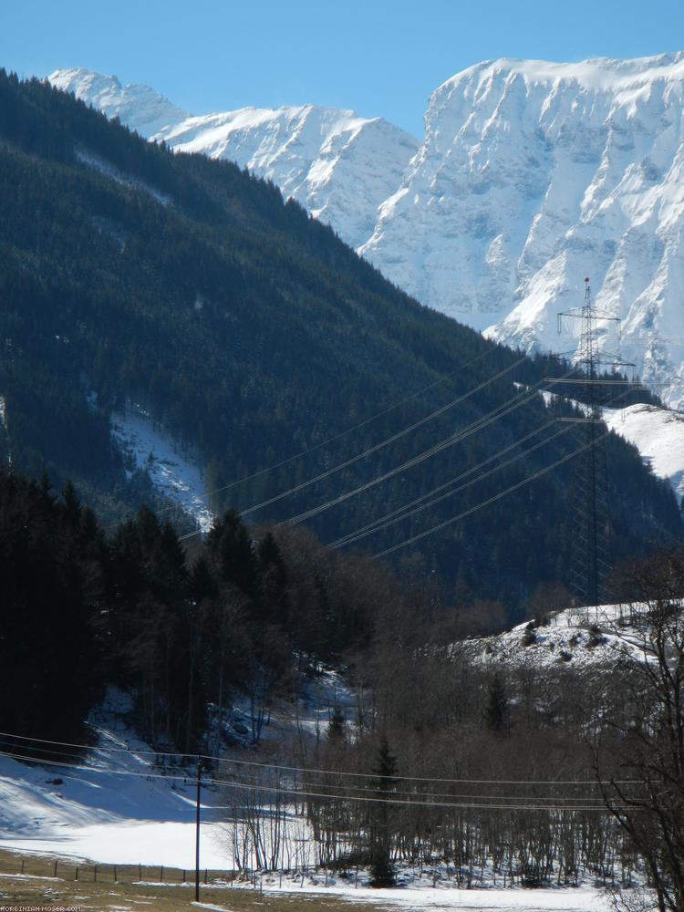 ﻿Die Felbertauernstraße hat eindrucksvolle Bergpanoramen zu bieten.