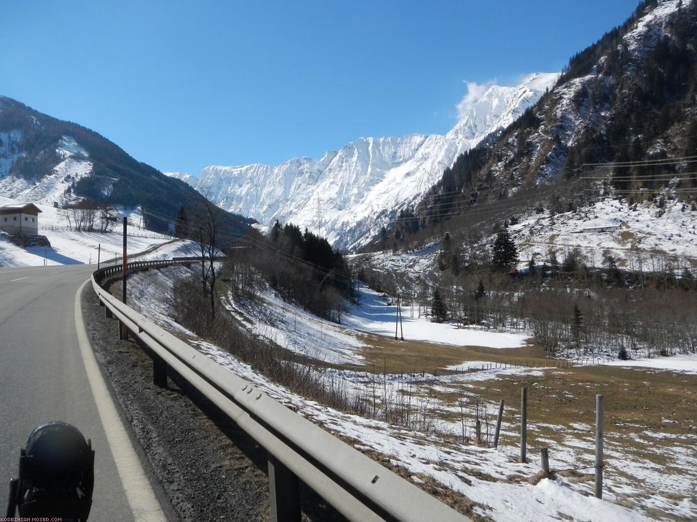 ﻿Die Felbertauernstraße hat eindrucksvolle Bergpanoramen zu bieten.