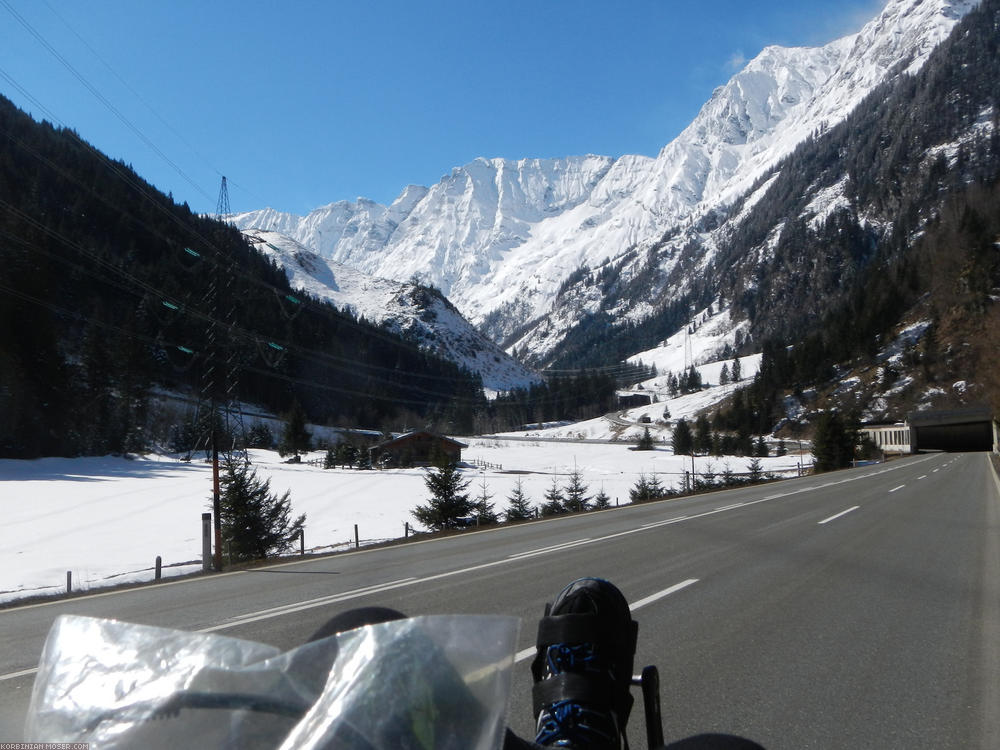 ﻿Die Felbertauernstraße hat eindrucksvolle Bergpanoramen zu bieten.