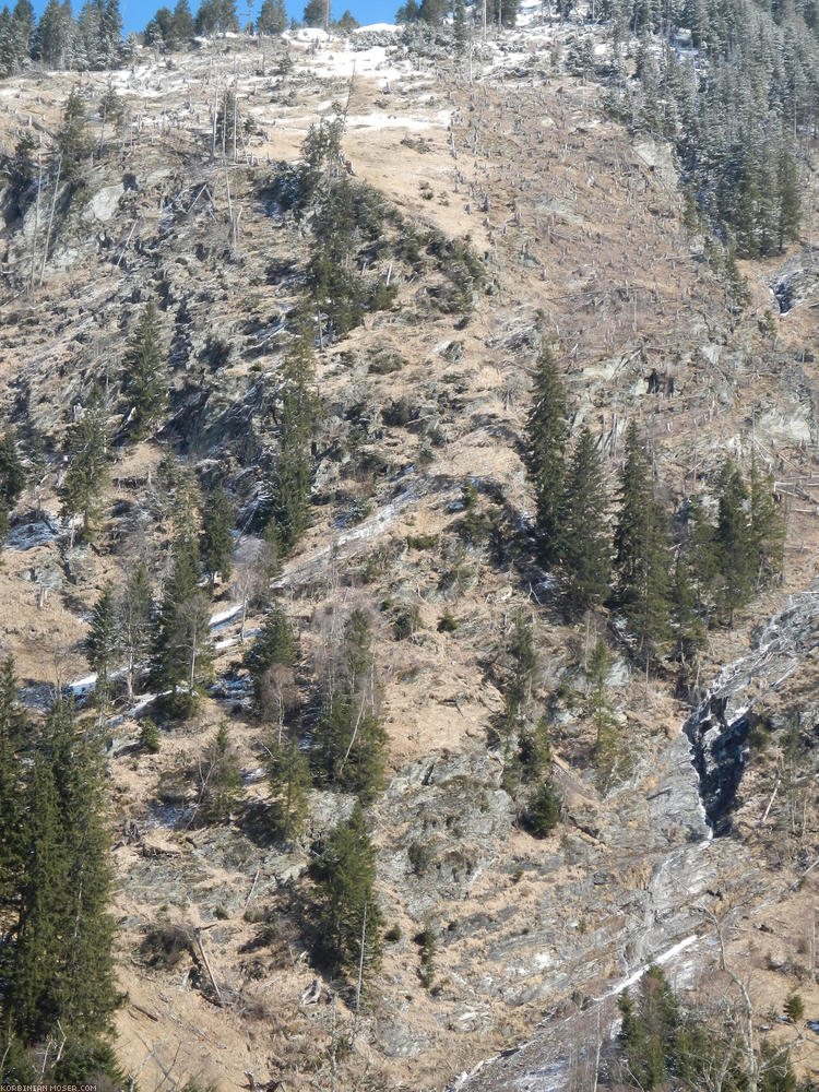 ﻿Die Felbertauernstraße hat eindrucksvolle Bergpanoramen zu bieten.