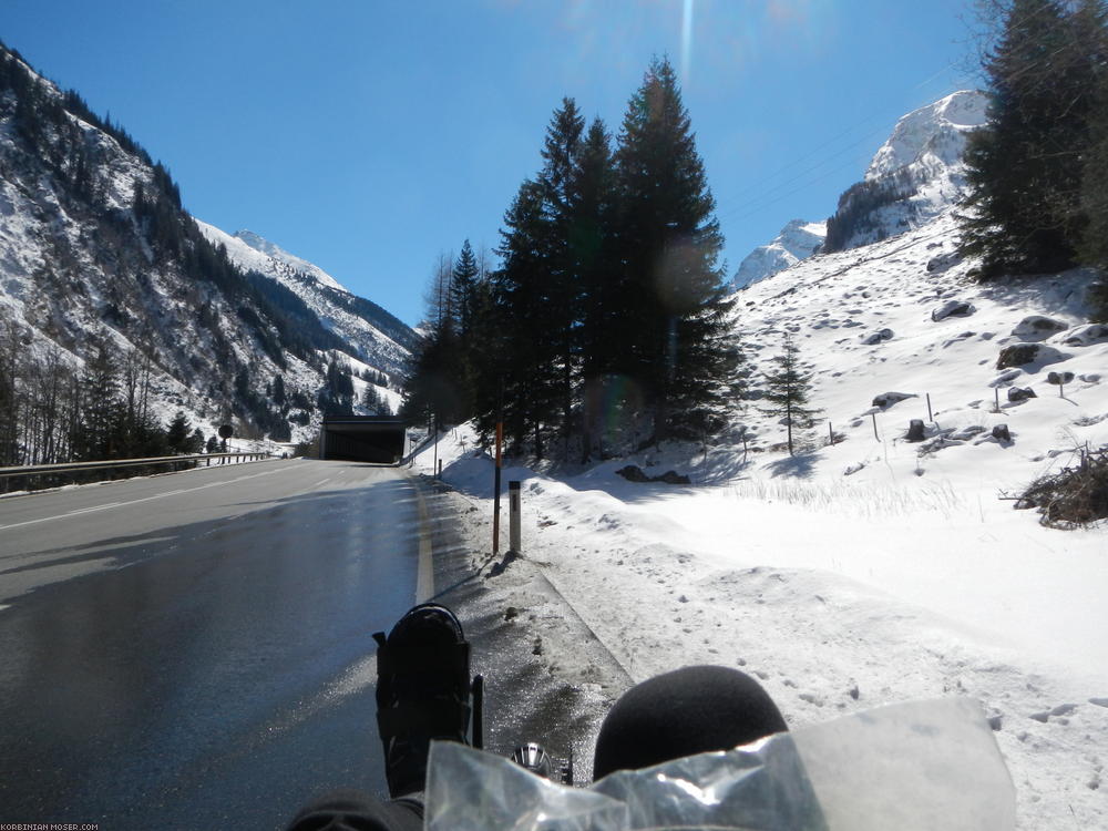 ﻿Die Felbertauernstraße hat eindrucksvolle Bergpanoramen zu bieten.