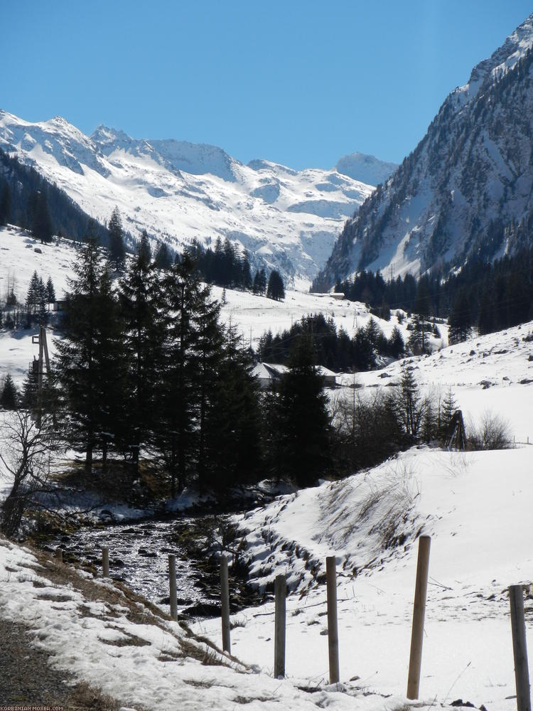 ﻿Die Felbertauernstraße hat eindrucksvolle Bergpanoramen zu bieten.