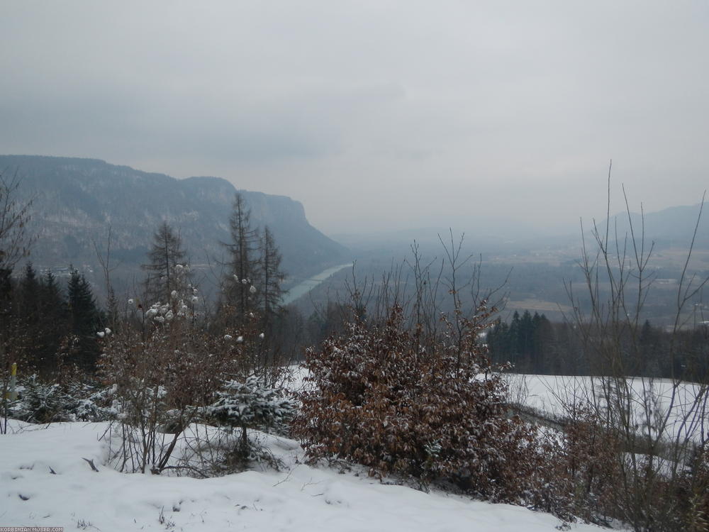 ﻿Über diesen Berg (Bildmitte links vom Fluss) führt die Rosentalstraße. Damit hatte ich nicht gerechnet.