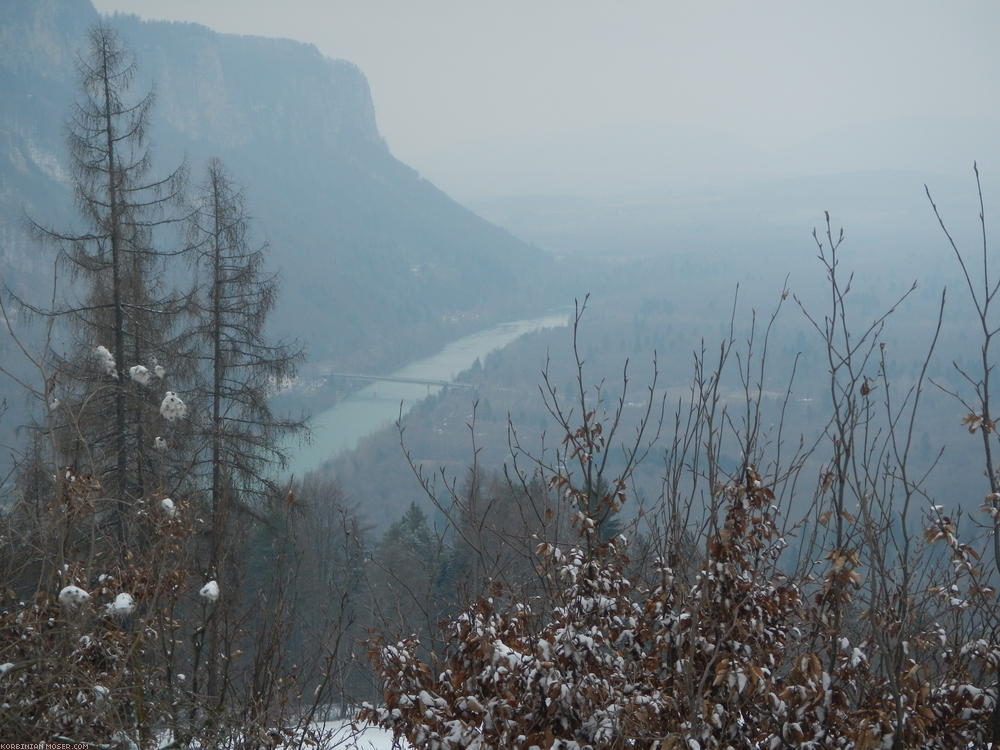 ﻿Über diesen Berg (Bildmitte links vom Fluss) führt die Rosentalstraße. Damit hatte ich nicht gerechnet.