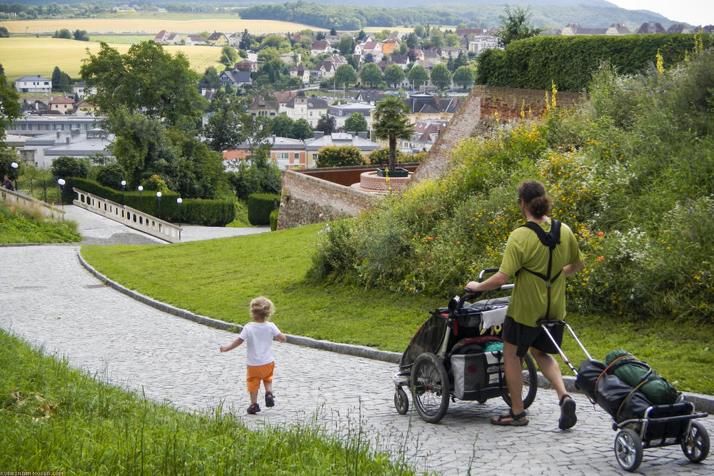 ﻿Stift Melk. Dieses Mal sind wir auf den Berg geklettert, umd das riesige Kloster zu besichtigen.