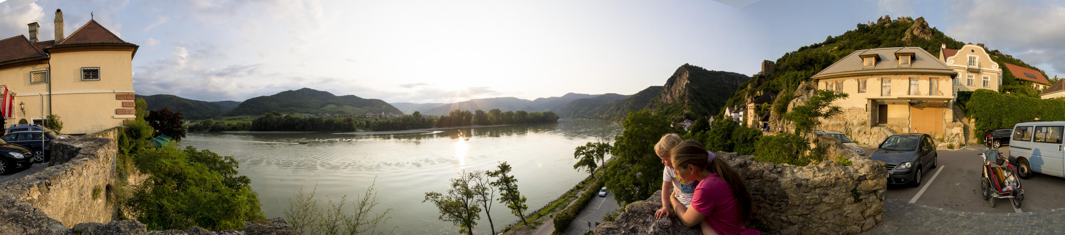 ﻿Dürnstein im Sonnenuntergang.