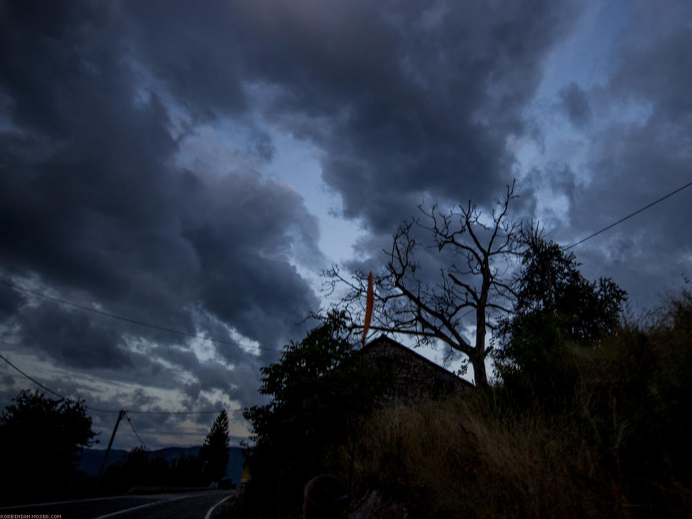 ﻿Dramatisch. Die Wolken am nächsten Morgen.