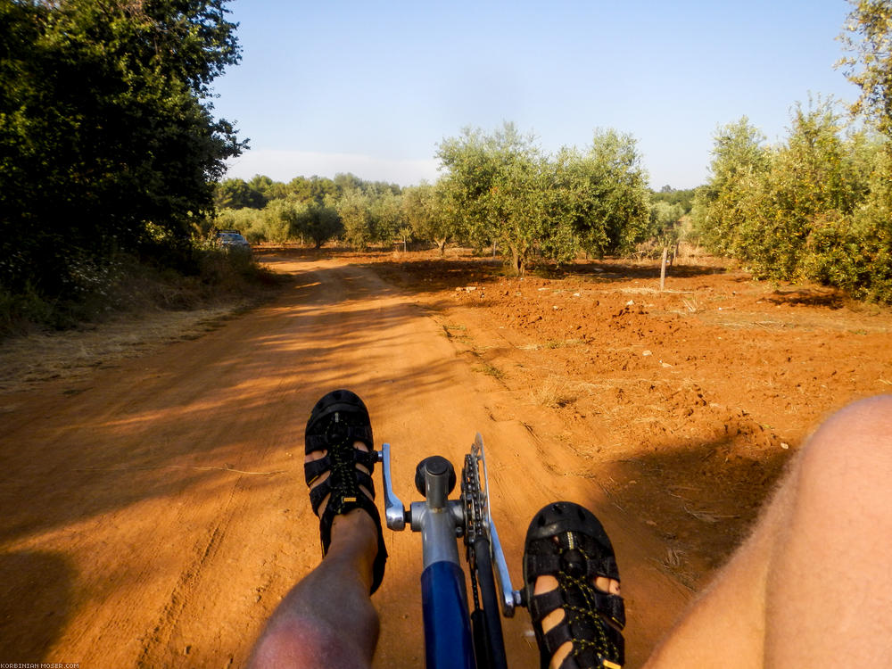 ﻿Solo-Tour. Korbinian radelt an der Küste entlang von Pula nach Novigrad.