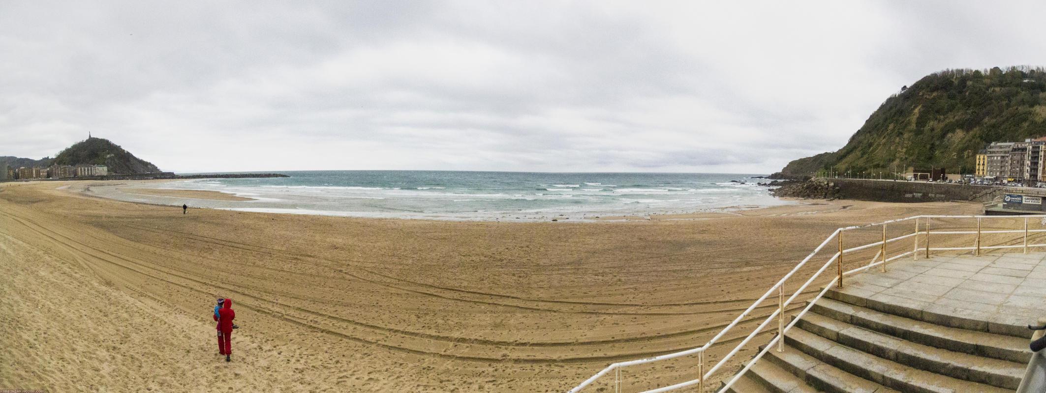 ﻿San Sebastian. Wir erreichen die schöne Stadt am Atlantik bei trübem, regnerischem Wetter.