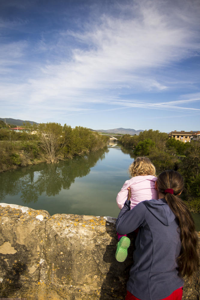 ﻿El Puente la Reina. In Puente la Reina.