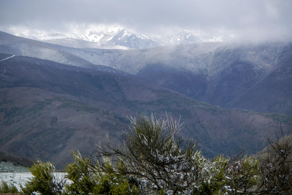 ﻿Gebirge zwischen Astorga und Ponferrada.