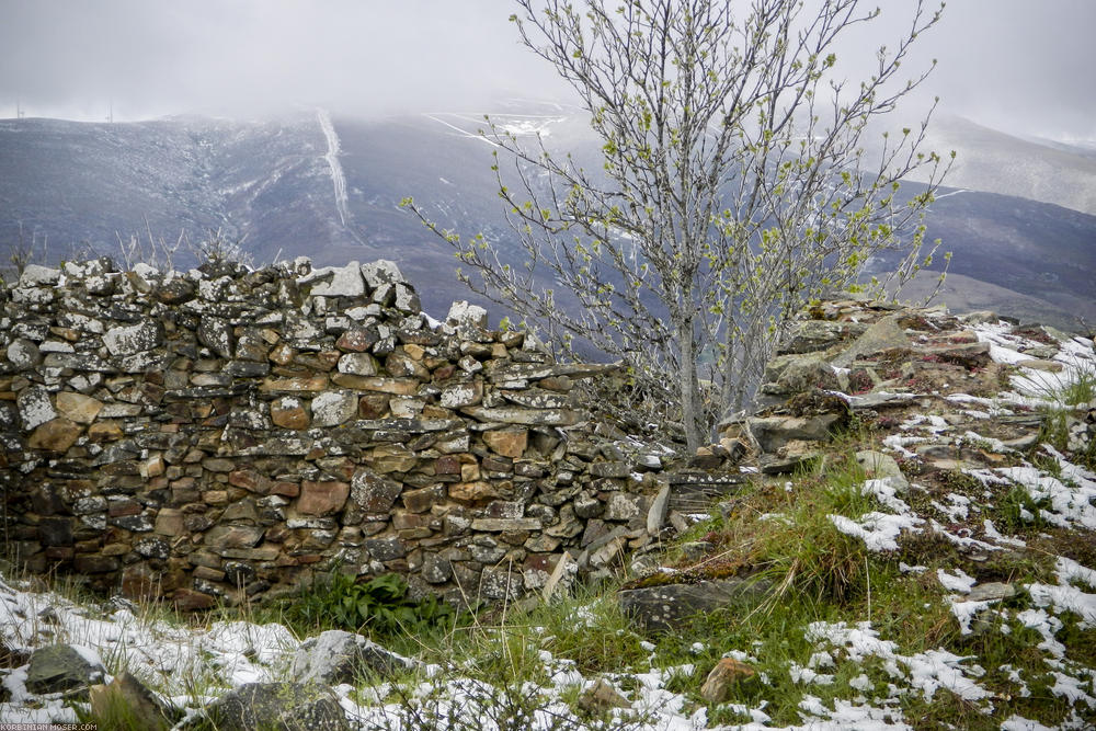 ﻿Gebirge zwischen Astorga und Ponferrada.