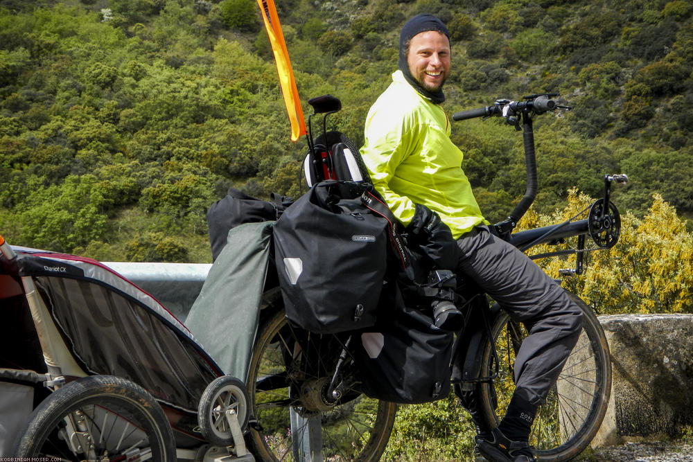 ﻿Ordentlich durchgefroren. Aber euphorisiert von Berglandschaft und Abfahrt.