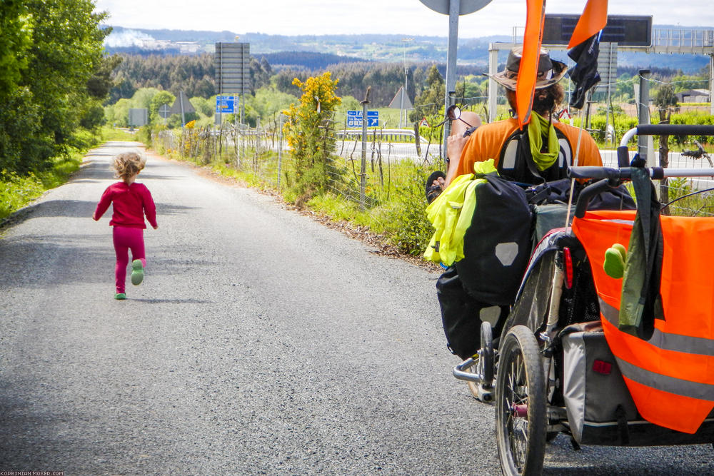 ﻿Endspurt. Beim Flughafen von Santiago wird ein bisschen gejoggt.