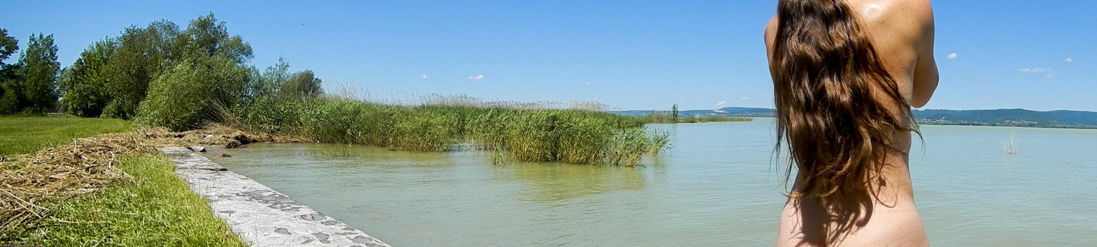 ﻿Balaton. Das Wasser ist noch sehr kalt. Wie schön, dass wir endlich Sonne haben.