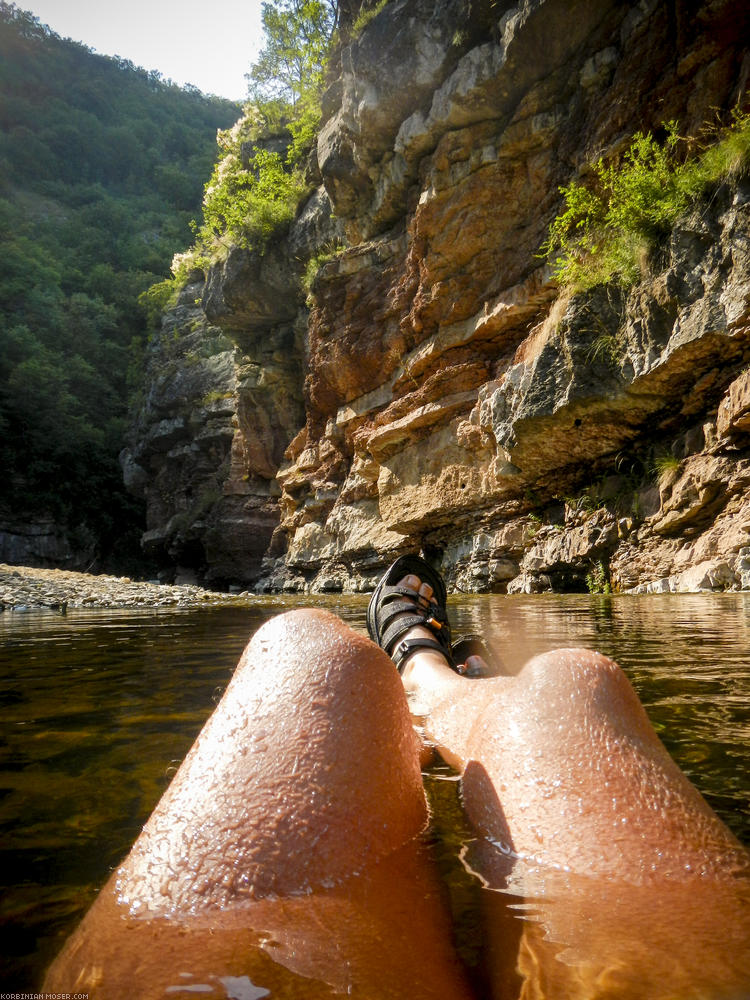 ﻿Canyon. Wir nutzen die spannende Schlucht für eine Badepause.