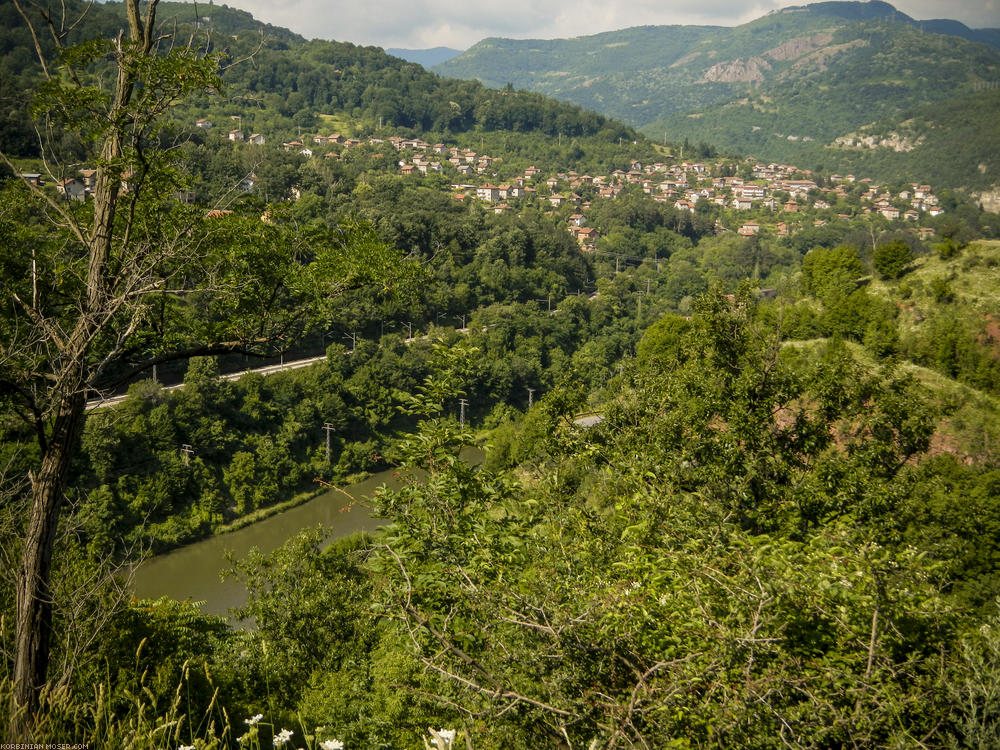 ﻿River Iskar. Links im Bild der Fluss, der uns bis Sofia begleiten wird.