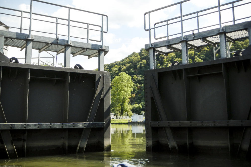 Schwangerschafts-Paddeln. Rheinab, Lahnauf. Sommer 2015.