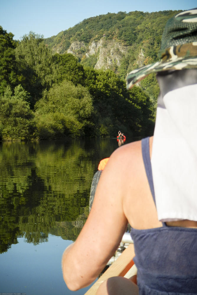 Ahoi. Je höher wir kommen, umso öfter begegnen uns andere Paddler, die abwärts fahren.