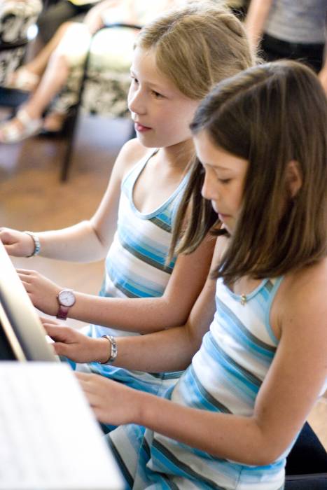 Joint Concert. Piano student of Yuko, Mila and Judit, Figaro Mainz, 05th July, 2009.