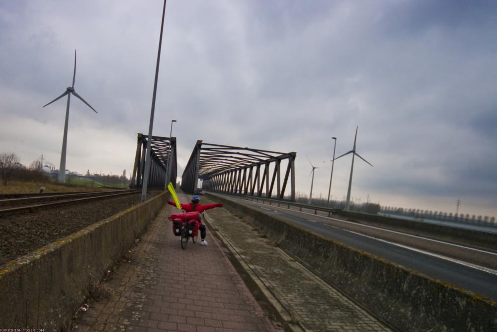 ﻿Benelux Bicycle Tour. Despite cold, wind and rain. Easter 2010